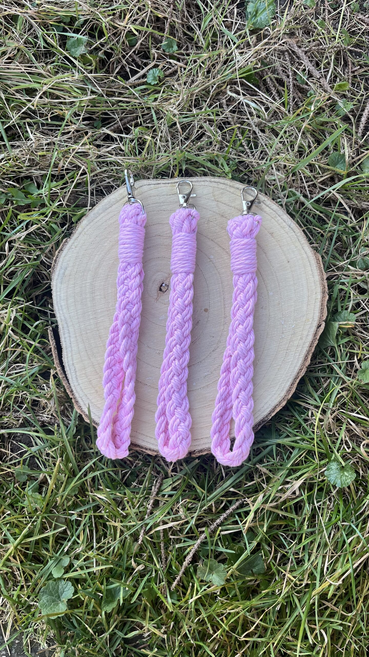 Macramé klíčenka s (růžová)