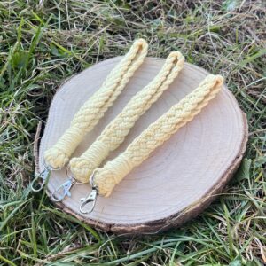 Macramé klíčenka s (žlutá)